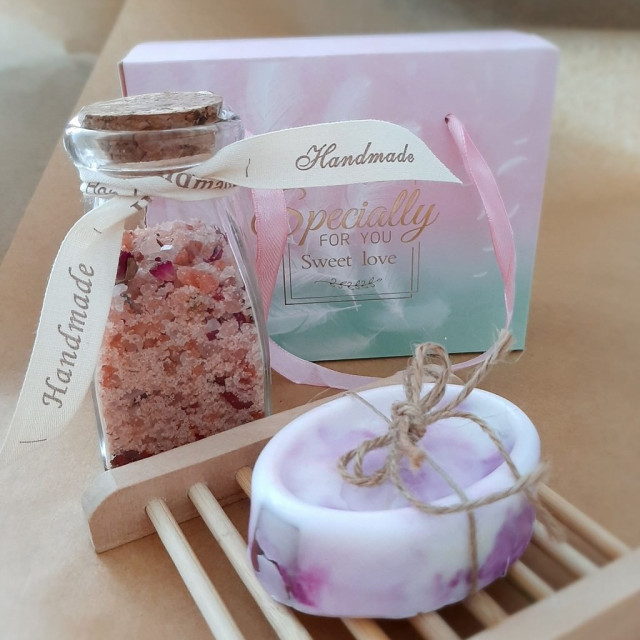 2026'nın En Zarif ve Uygun Fiyatlı Nişan Hediyelikleri Modelleri